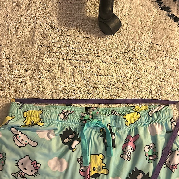 Hello Kitty sleep pants . Pockets on either side tie at the front. Adorable - Picture 3 of 6